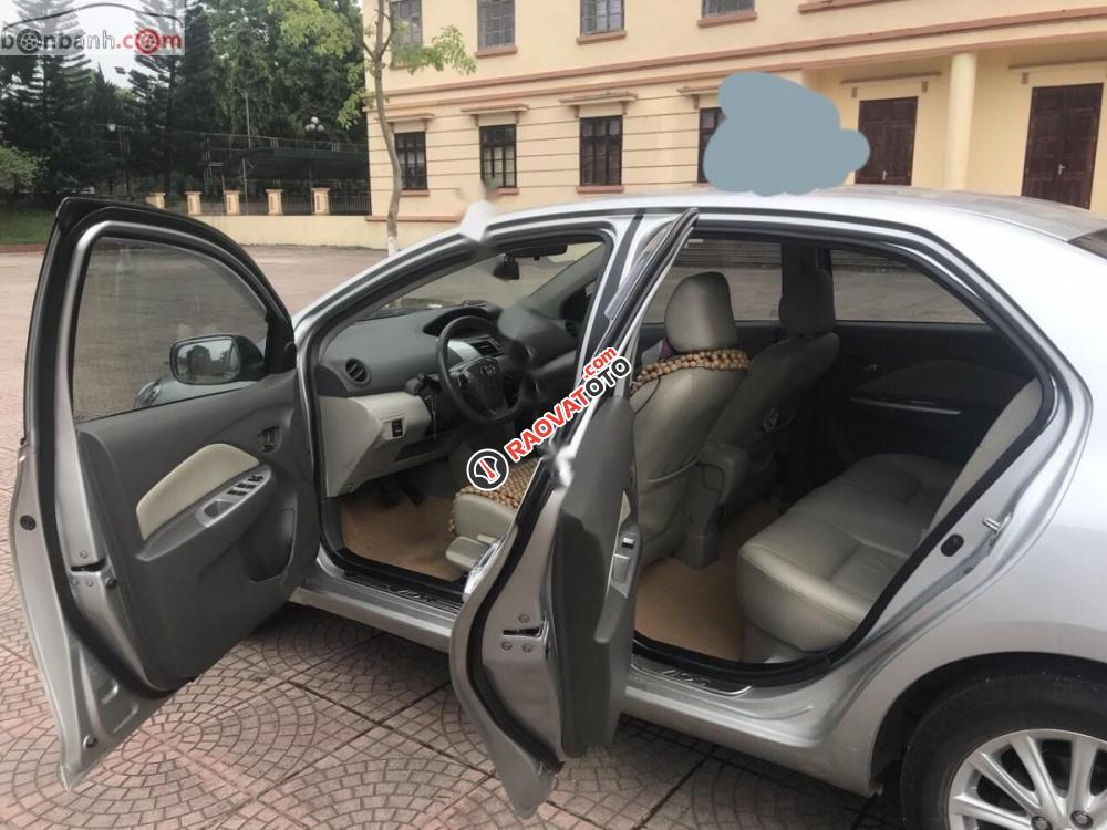Cần bán lại xe Toyota Vios G năm sản xuất 2011, màu bạc -4