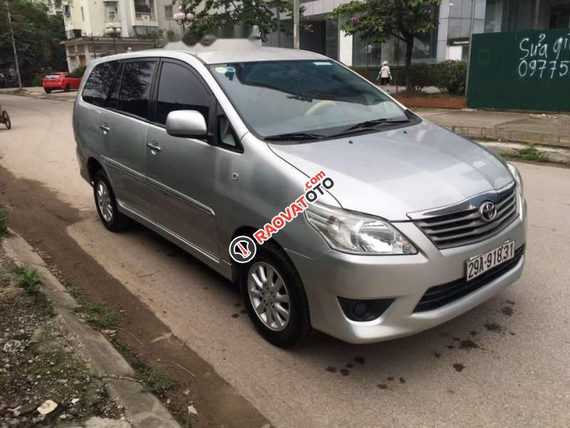 Bán Toyota Innova G sản xuất năm 2014, màu bạc chính chủ-5
