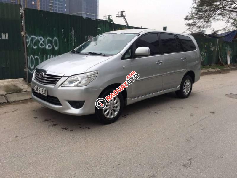 Bán Toyota Innova G sản xuất năm 2014, màu bạc chính chủ-2
