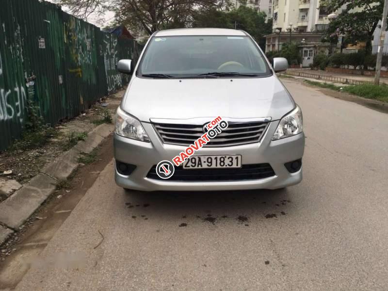 Bán Toyota Innova G sản xuất năm 2014, màu bạc chính chủ-1