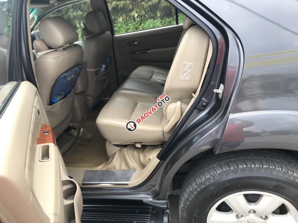 Bán Fortuner V 2011 xăng hai cầu, xám chì chính chủ BSTP-1