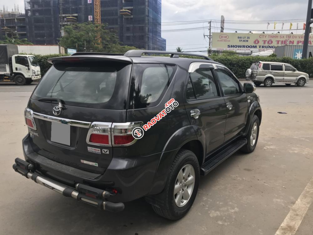 Bán Fortuner V 2011 xăng hai cầu, xám chì chính chủ BSTP-4