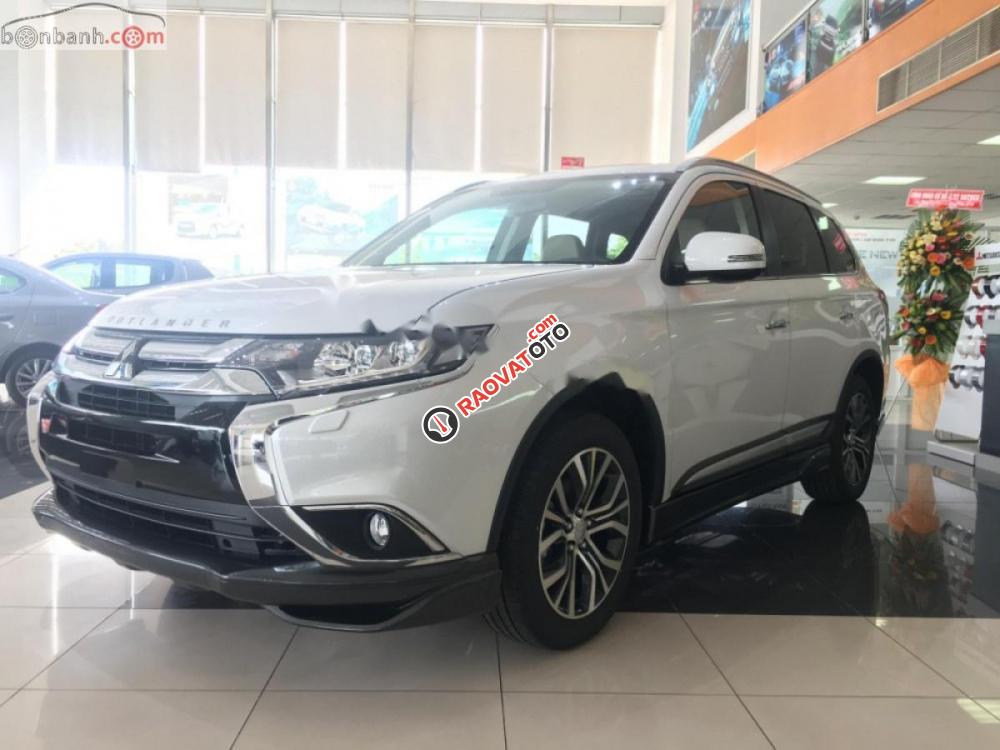 Bán Mitsubishi Outlander lắp ráp CKD với 100% linh kiện từ Nhật Bản, tiết kiệm nhiên liệu, xe có sẵn giao ngay-0