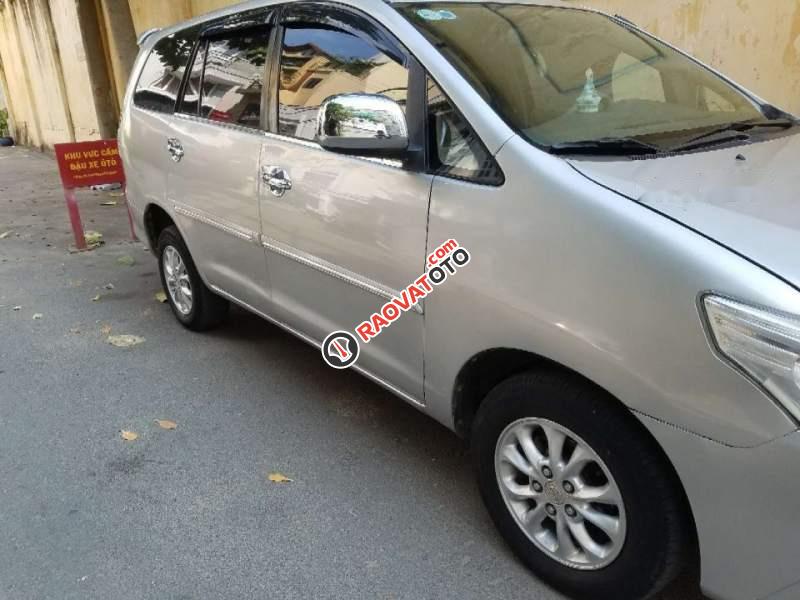 Cần bán xe Toyota Innova G đời 2014-2