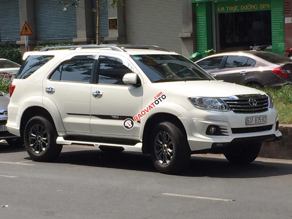 Đi nước ngoài cần bán xe gấp Toyota Fortuner G năm sản xuất 2016, màu trắng-4