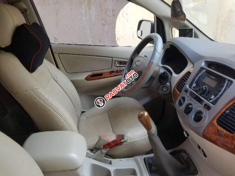 Cần bán xe Toyota Innova G đời 2014-3