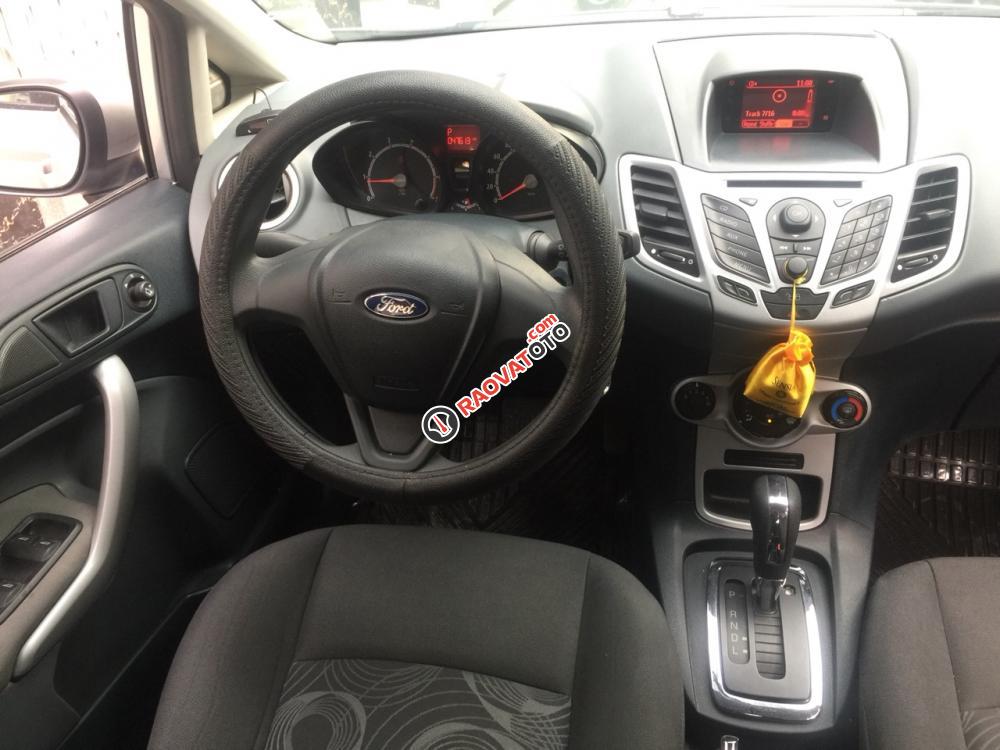 Bán Ford Fiesta 2012 tự động, màu bạc, xe đi kỹ như mới-16