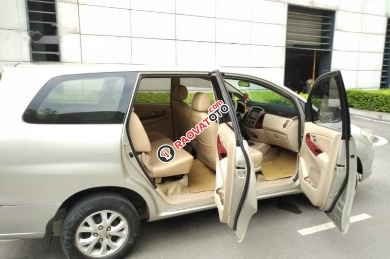 Bán ô tô Toyota Innova G 2.0 MT năm 2006, đăng ký lần đầu 3/2006-0