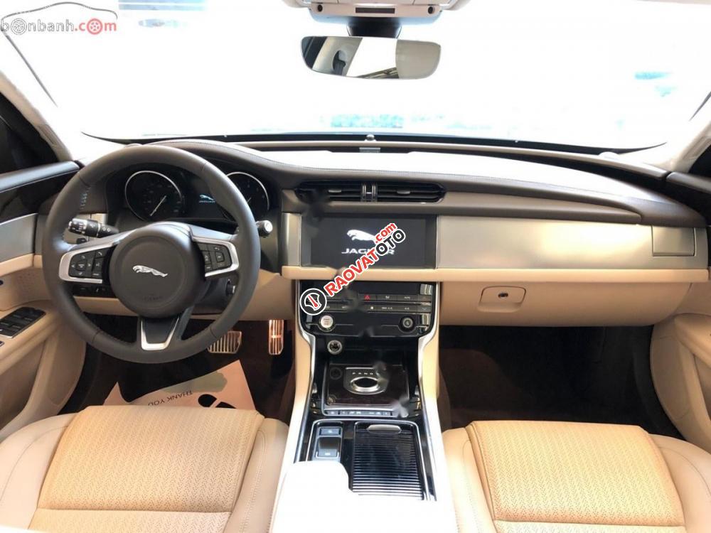 Bán Jaguar XF Prestige sản xuất 2018, màu trắng, nhập khẩu-1
