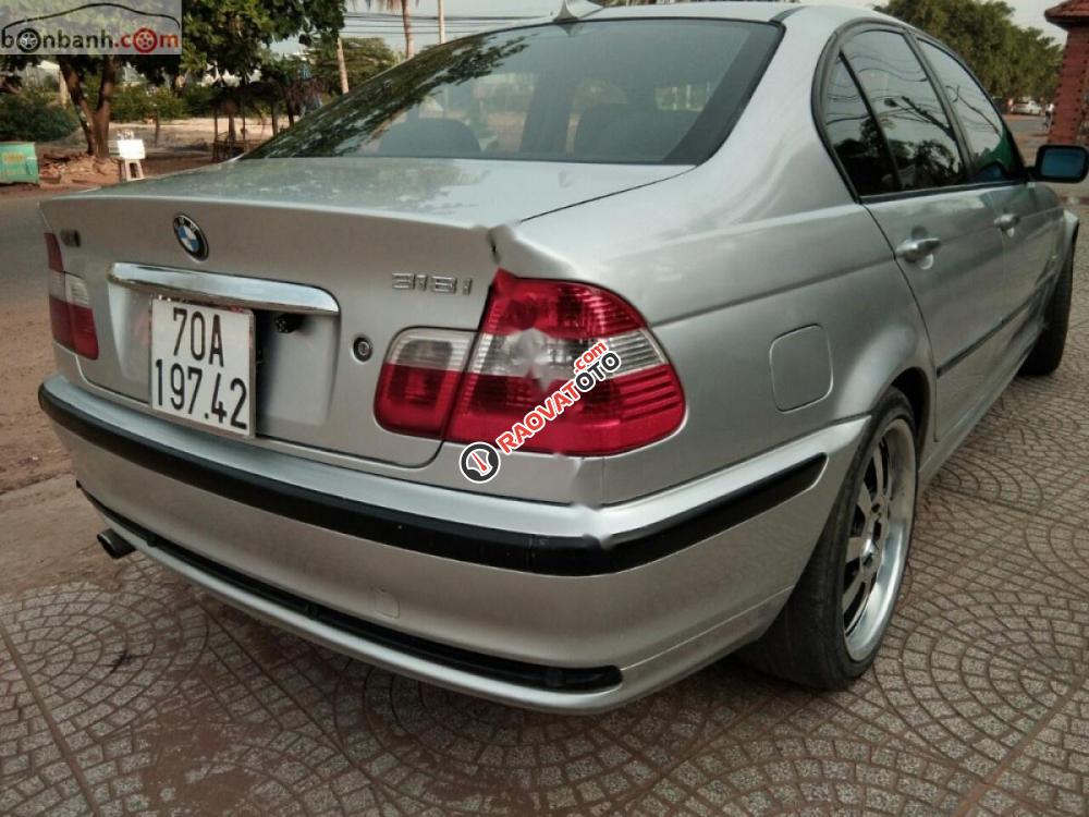 Cần bán gấp BMW 3 Series năm sản xuất 2001, màu bạc, xe nhập  -0