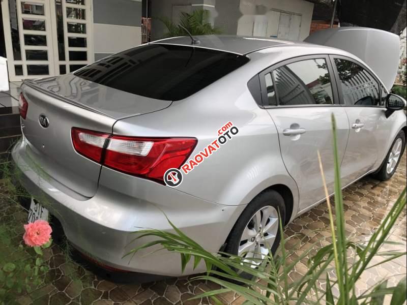 Bán xe Kia Rio đời 2015, màu bạc, xe nhập, 465tr-2