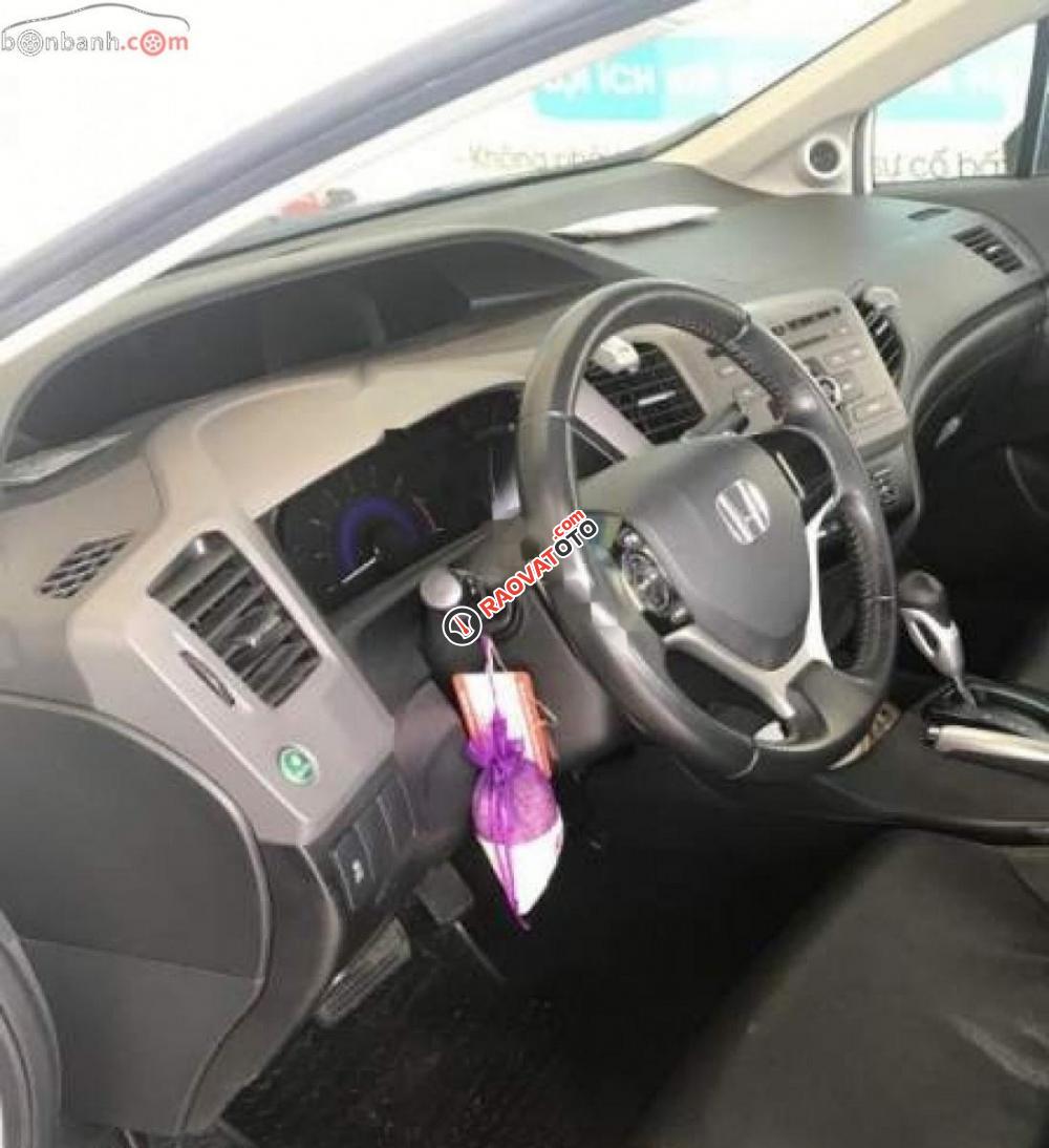 Cần bán gấp Honda Civic 2.0 AT 2013, màu trắng số tự động, giá tốt-4