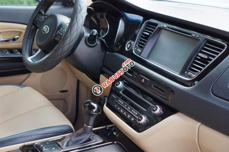 Bán xe Kia Sedona 3.3 GATH đời 2016, màu bạc, giá 990tr-0