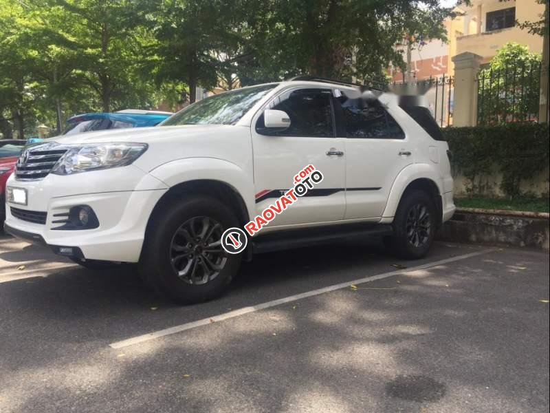 Bán Toyota Fortuner TRD sản xuất năm 2016, màu trắng như mới-2