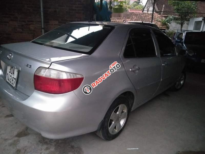 Cần bán Toyota Vios MT sản xuất năm 2005, màu bạc-4