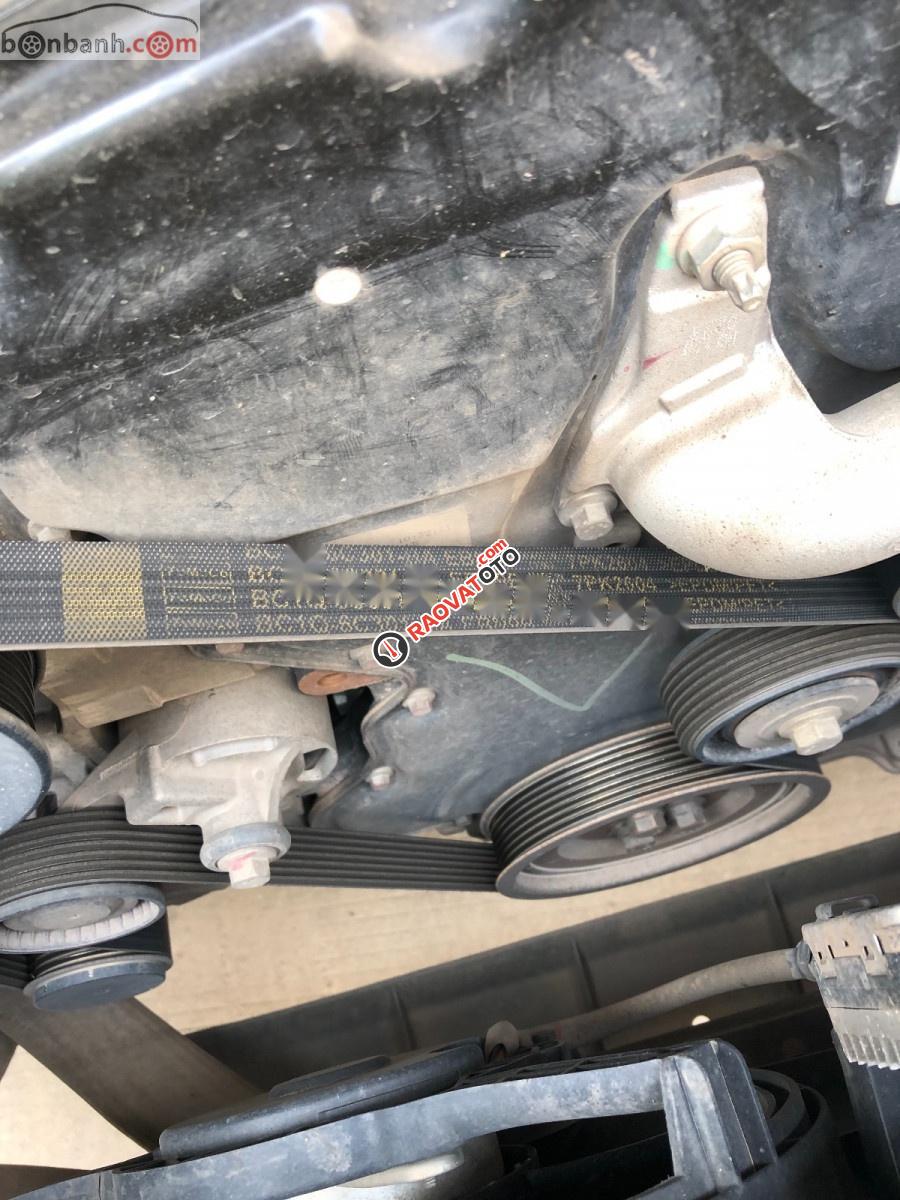 Xe Ford Transit SVP đời 2017, màu bạc giá cạnh tranh-1