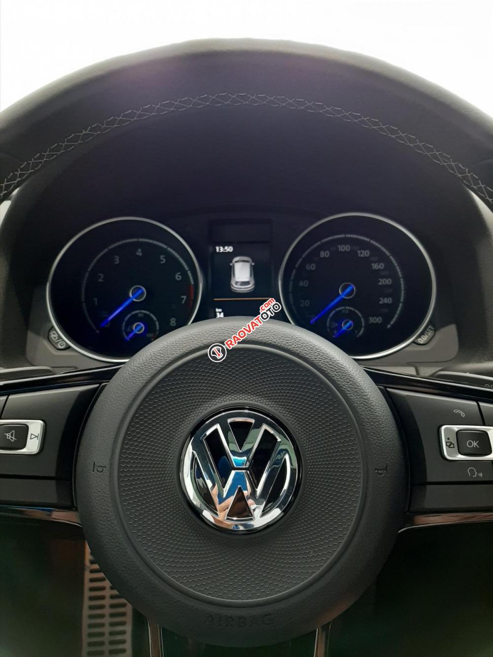 Bán Volkswagen Scirocco R - Giảm ngay 100 triệu trong tháng 5 - 0949123494-3