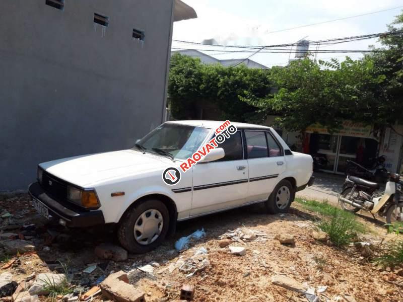 Cần bán xe Toyota Corolla đời 1982, màu trắng, xe nhập, giá 35tr-1