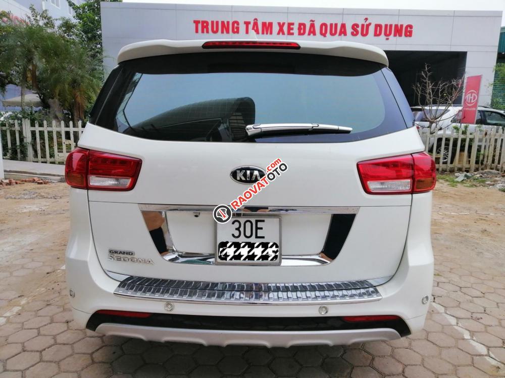 Cần bán Kia Sedona 3.3 GATH đời 2016, màu trắng số tự động-0