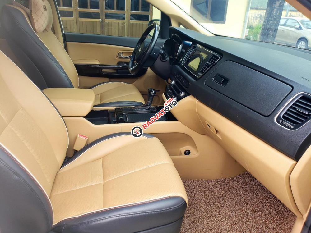 Cần bán Kia Sedona 3.3 GATH đời 2016, màu trắng số tự động-3