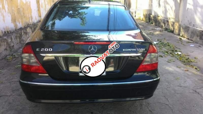 Cần bán lại xe Mercedes E200 sản xuất 2008, màu đen giá cạnh tranh-0
