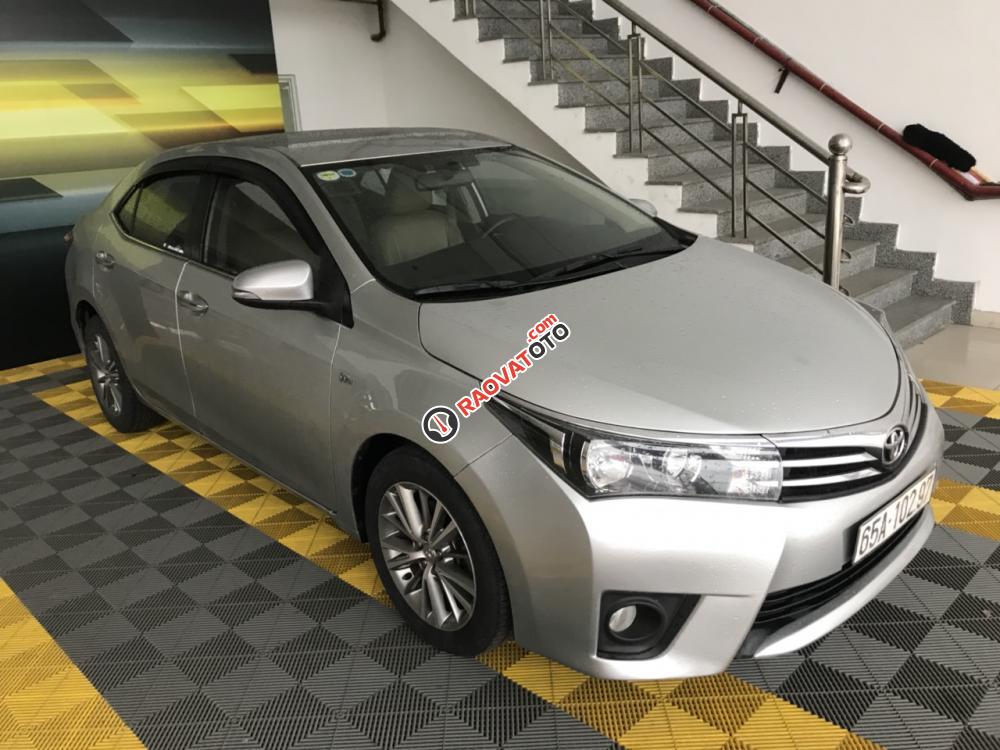 Bán Toyota Altis 1.8G màu bạc, số sàn, sản xuất 2014, mẫu mới xe đẹp-2