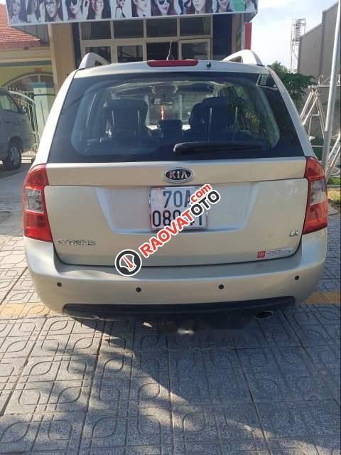 Cần bán Kia Carens MT năm 2011, chính chủ ký ủy quyền mua bán đều được-2