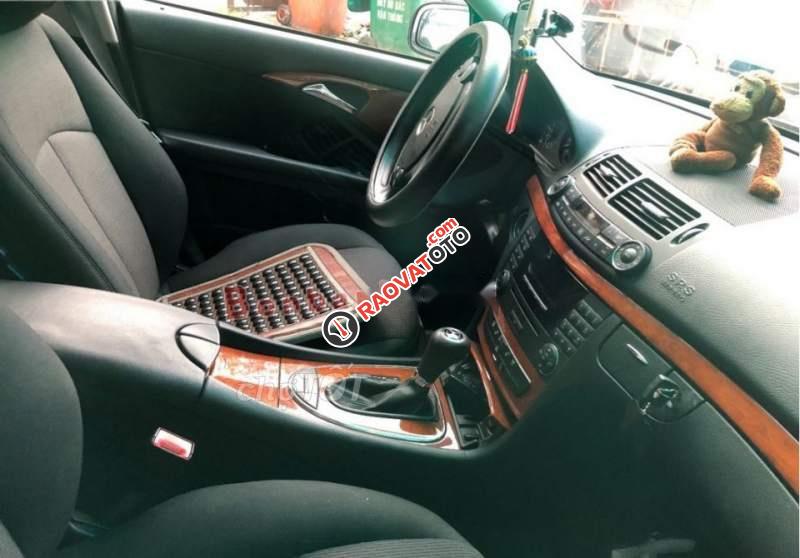Bán ô tô Mercedes E200 sản xuất 2008, nhập khẩu, màu xanh đen-1