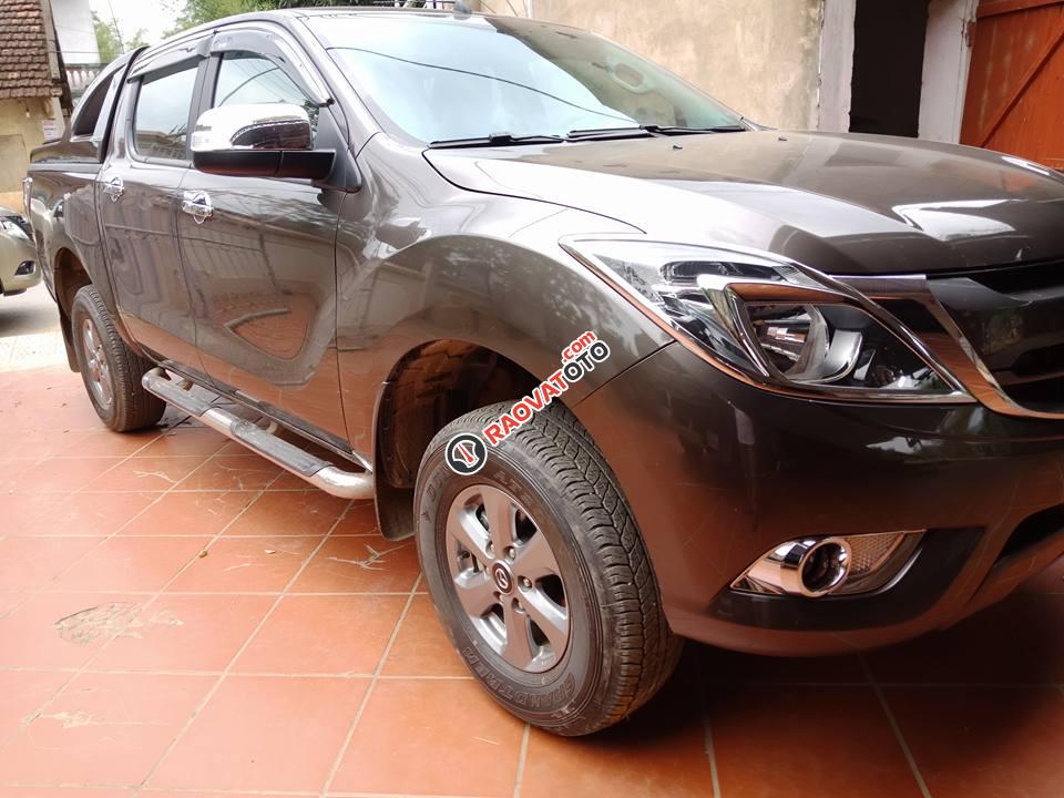 Bán xe cọp Mazda BT50 2017, số sàn, hai cầu, màu xám, gia đình dùng ít đi-3