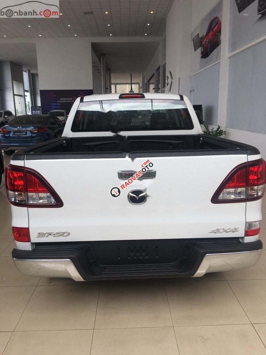 Cần bán xe Mazda BT 50 MT năm 2019, màu trắng, nhập khẩu nguyên chiếc, giá 589tr-2