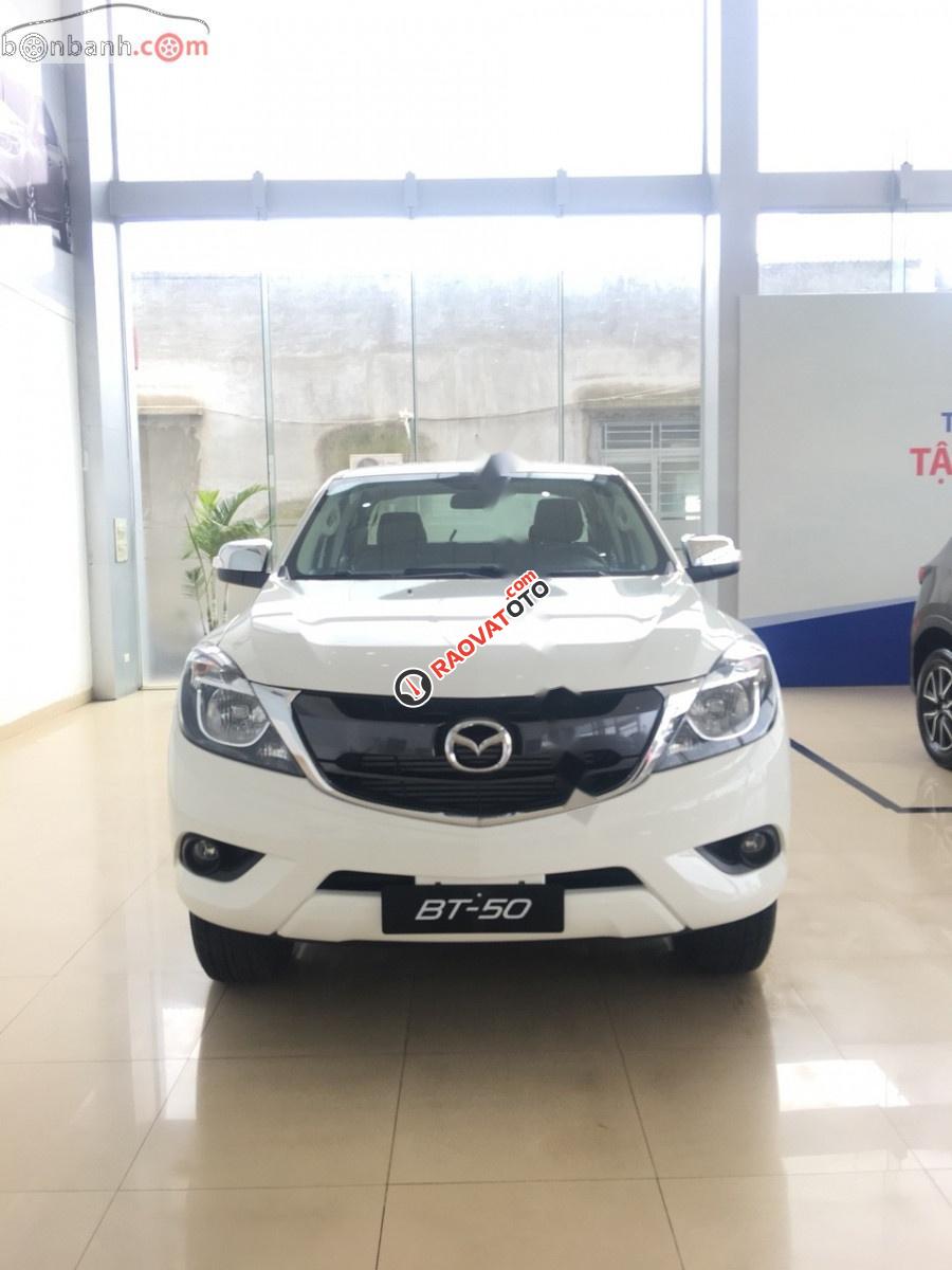 Cần bán xe Mazda BT 50 MT năm 2019, màu trắng, nhập khẩu nguyên chiếc, giá 589tr-4