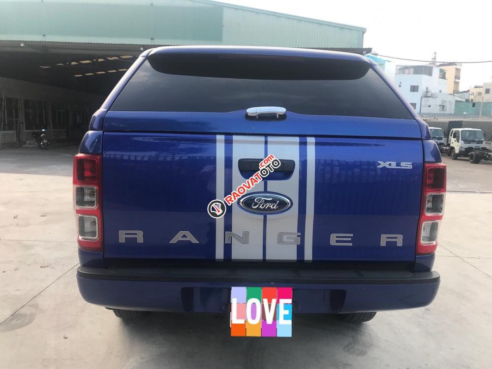 Cần bán Ford Ranger XLS 4x2 MT sản xuất 2015, màu xanh lam, nhập khẩu-4