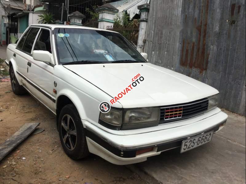 Cần bán lại xe Nissan Bluebird năm 1987, màu trắng, xe nhập, đăng kí lần đầu 1993-5