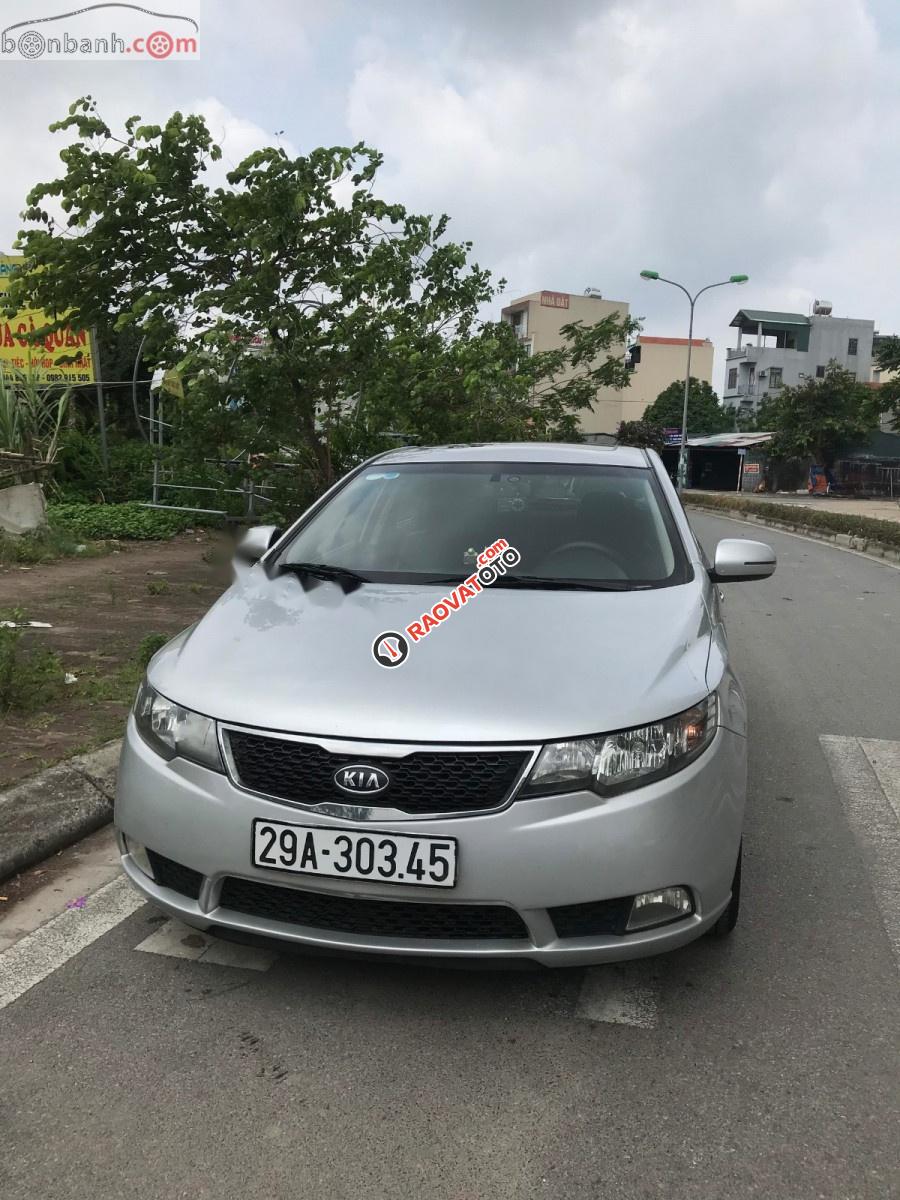 Bán Kia Forte AT năm sản xuất 2011, màu bạc, xe gia đình, giá tốt-1