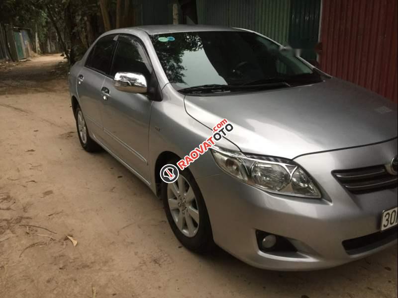 Cần bán xe Toyota Corolla altis AT đời 2010, màu bạc, nhập khẩu nguyên chiếc  -1