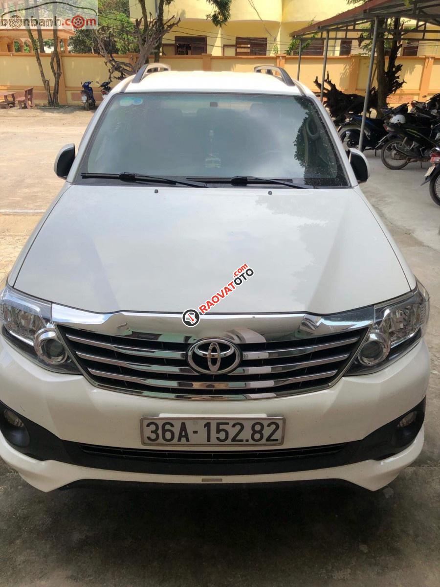 Bán Toyota Fortuner TRD Sportivo 4x2 AT sản xuất năm 2015, màu trắng, chính chủ -1