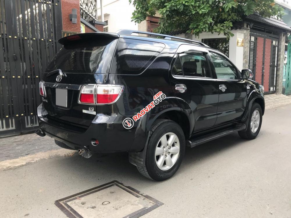 Cần bán xe Toyota Fortuner V 2011 máy xăng, số tự động-5