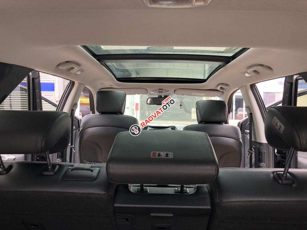 Bán Hyundai Santa Fe 2.4AT, 4WD Full xăng, màu đen, đời 2015, biển SG-8