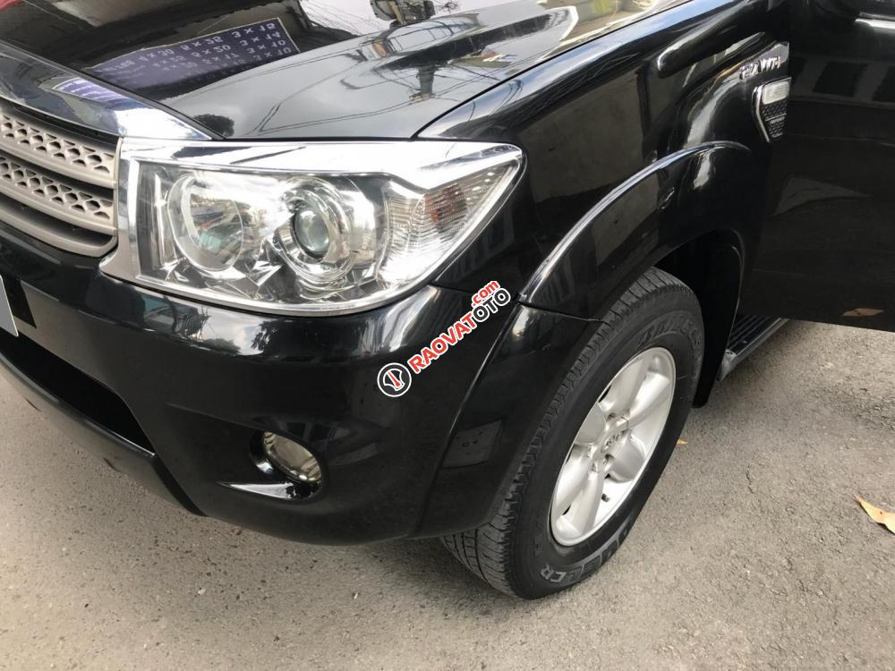 Cần bán xe Toyota Fortuner V 2011 máy xăng, số tự động-1