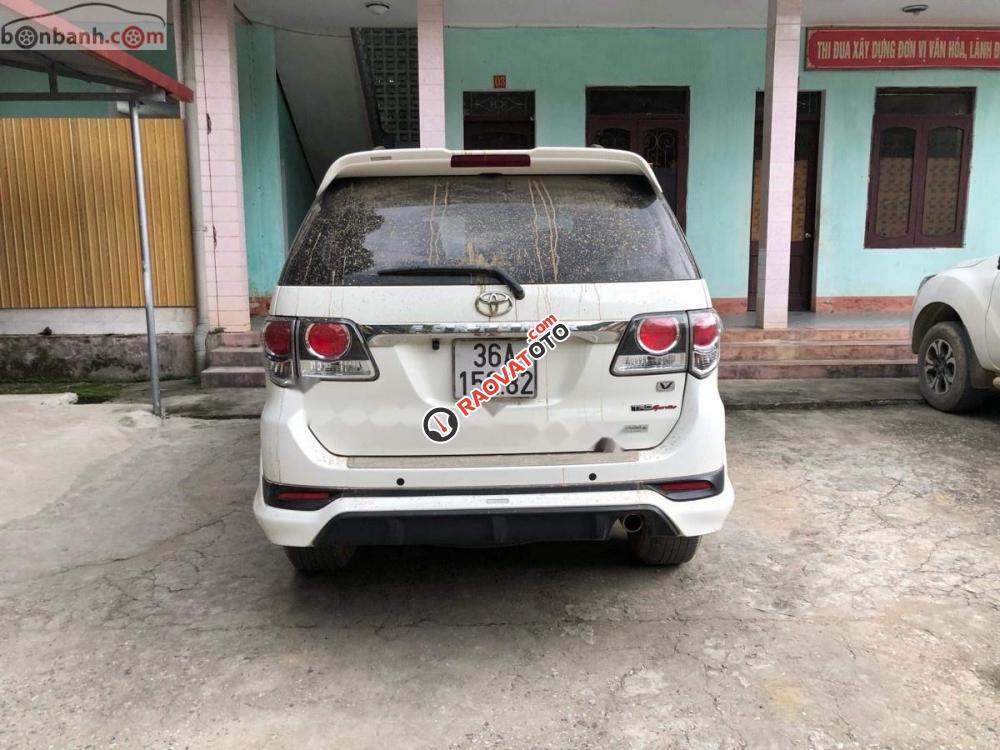 Bán Toyota Fortuner TRD Sportivo 4x2 AT sản xuất năm 2015, màu trắng, chính chủ -4