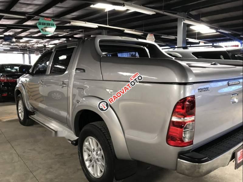 Bán Toyota Hilux 3.0G đời 2015, màu bạc, số sàn-4