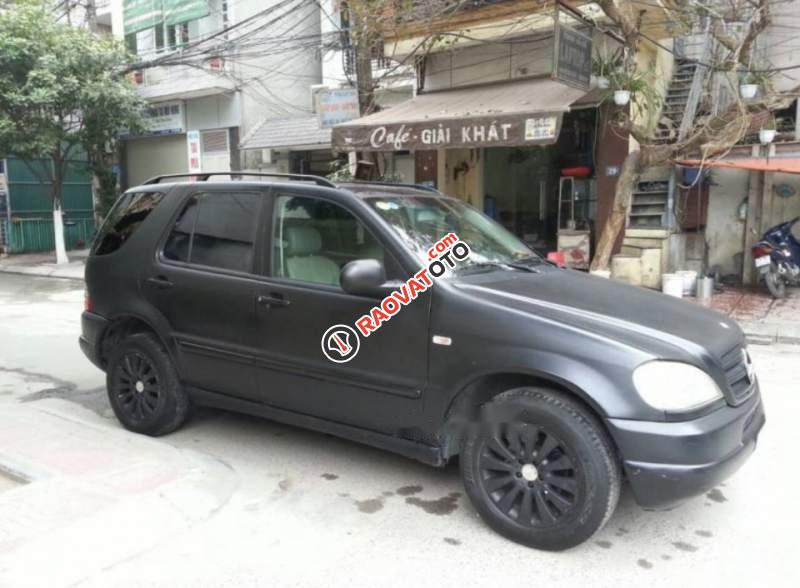 Bán Mercedes ML 320 đời 2002, màu đen, nhập khẩu, số tự động-4