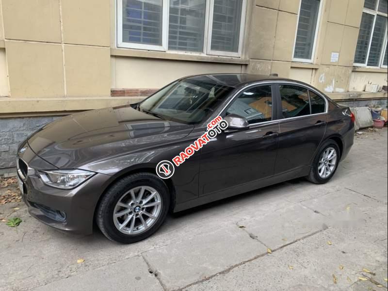 Chính chủ bán BMW 3 Series 320i năm sản xuất 2015, màu nâu, xe nhập-3