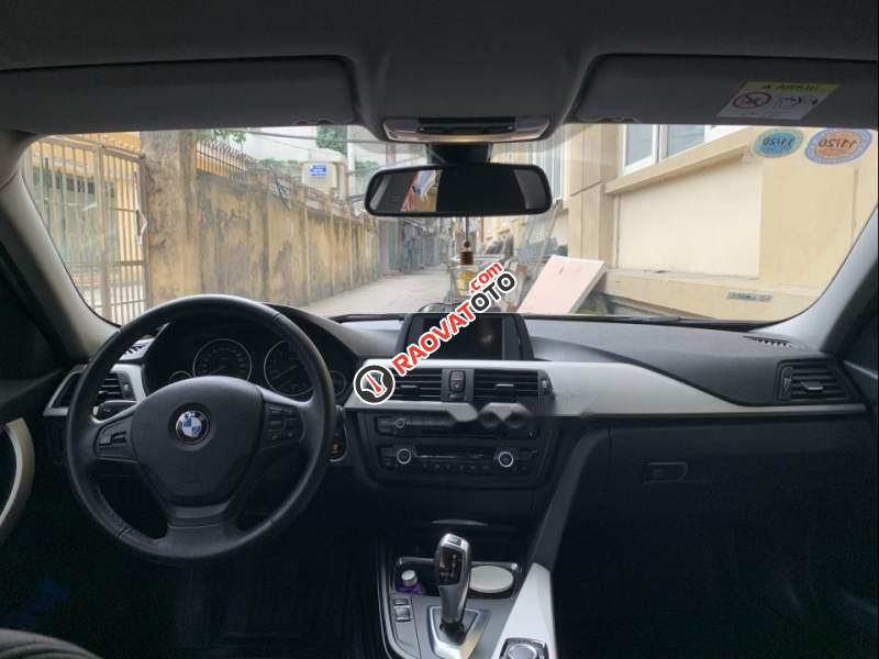 Chính chủ bán BMW 3 Series 320i năm sản xuất 2015, màu nâu, xe nhập-0