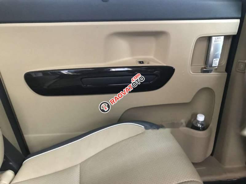 Cần bán xe Kia Sedona 3.3 GATH 2016, màu bạc còn mới, giá 945tr-0