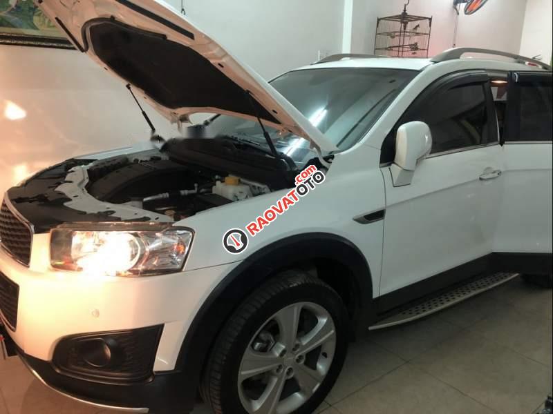Cần bán Chevrolet Captiva LTZ sản xuất năm 2015, màu trắng xe gia đình-5