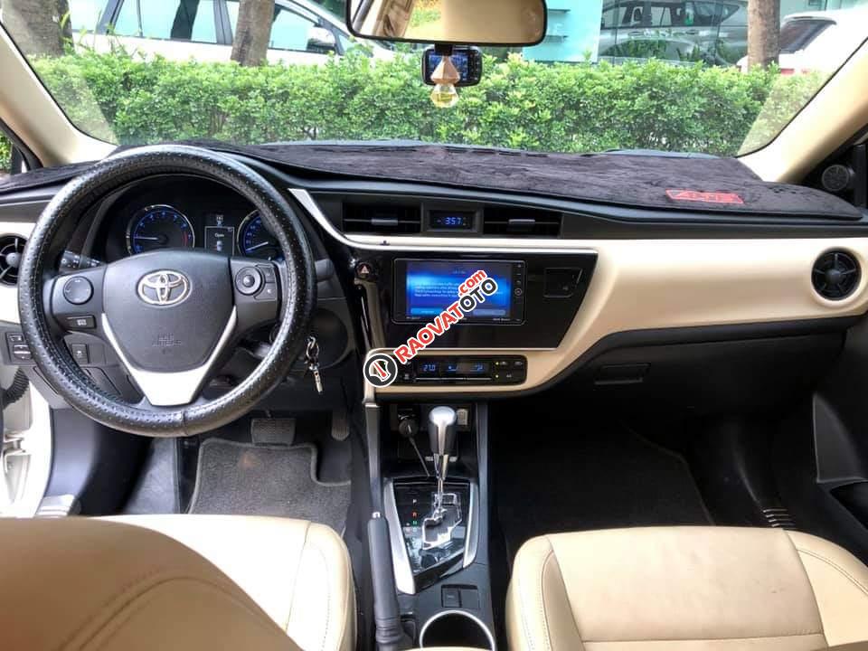 Bán xe Toyota Corolla altis G sản xuất 12/2017 phom 2018, màu trắng-3