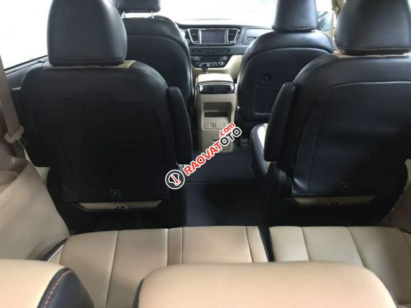 Cần bán xe Kia Sedona 3.3 GATH 2016, màu bạc còn mới, giá 945tr-3