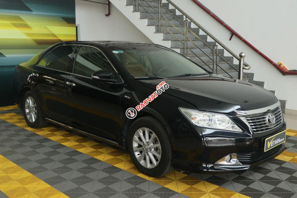 Bán Toyota Camry E 2.0AT đời 2012, màu đen-2