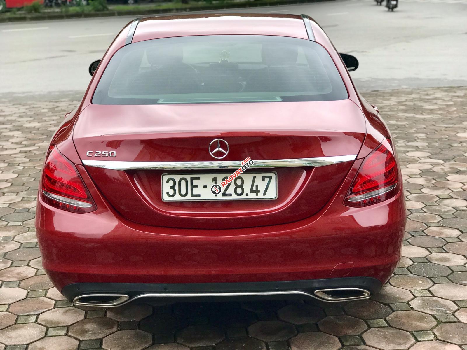 Cần bán xe Mercedes C250 Exclusive năm sản xuất 2015, màu đỏ-12